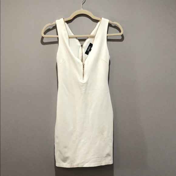 Lulus Dresses & Skirts - Lulu’s Zip V Dress